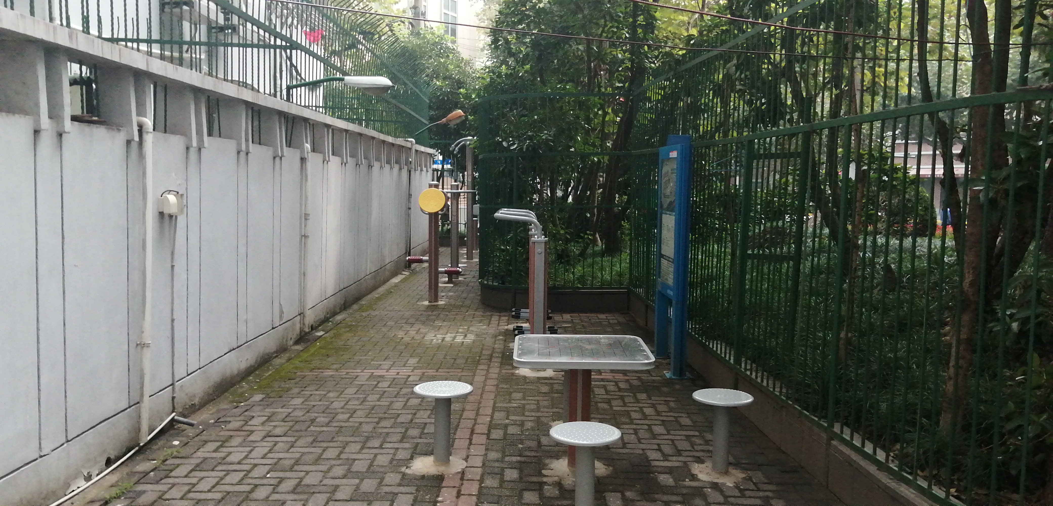 靜安區(qū)石門二路街道鄭家巷居委健身點(diǎn)（北京西路940號）