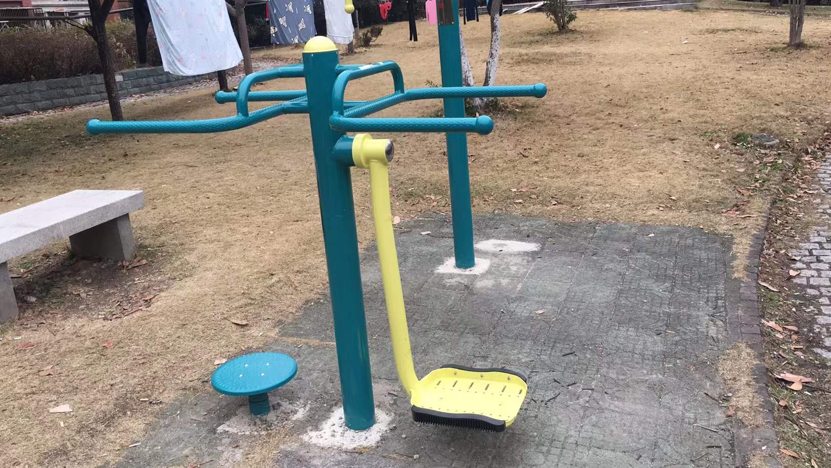 扭腰鐘擺器