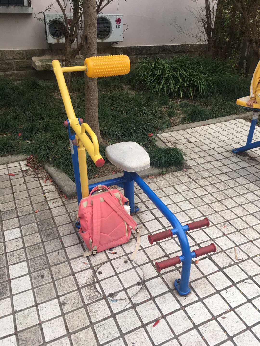 腹背鍛煉器