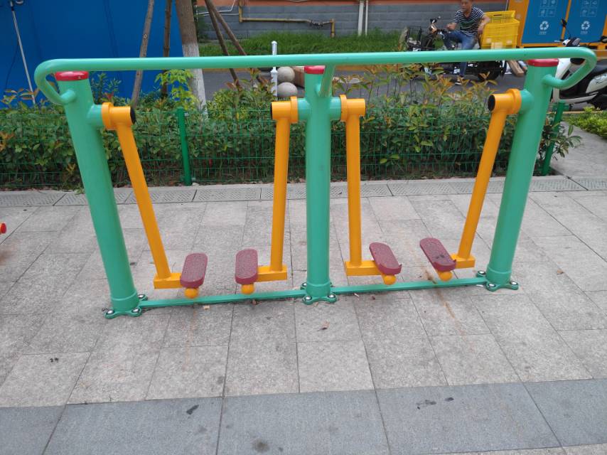 兩聯漫步機