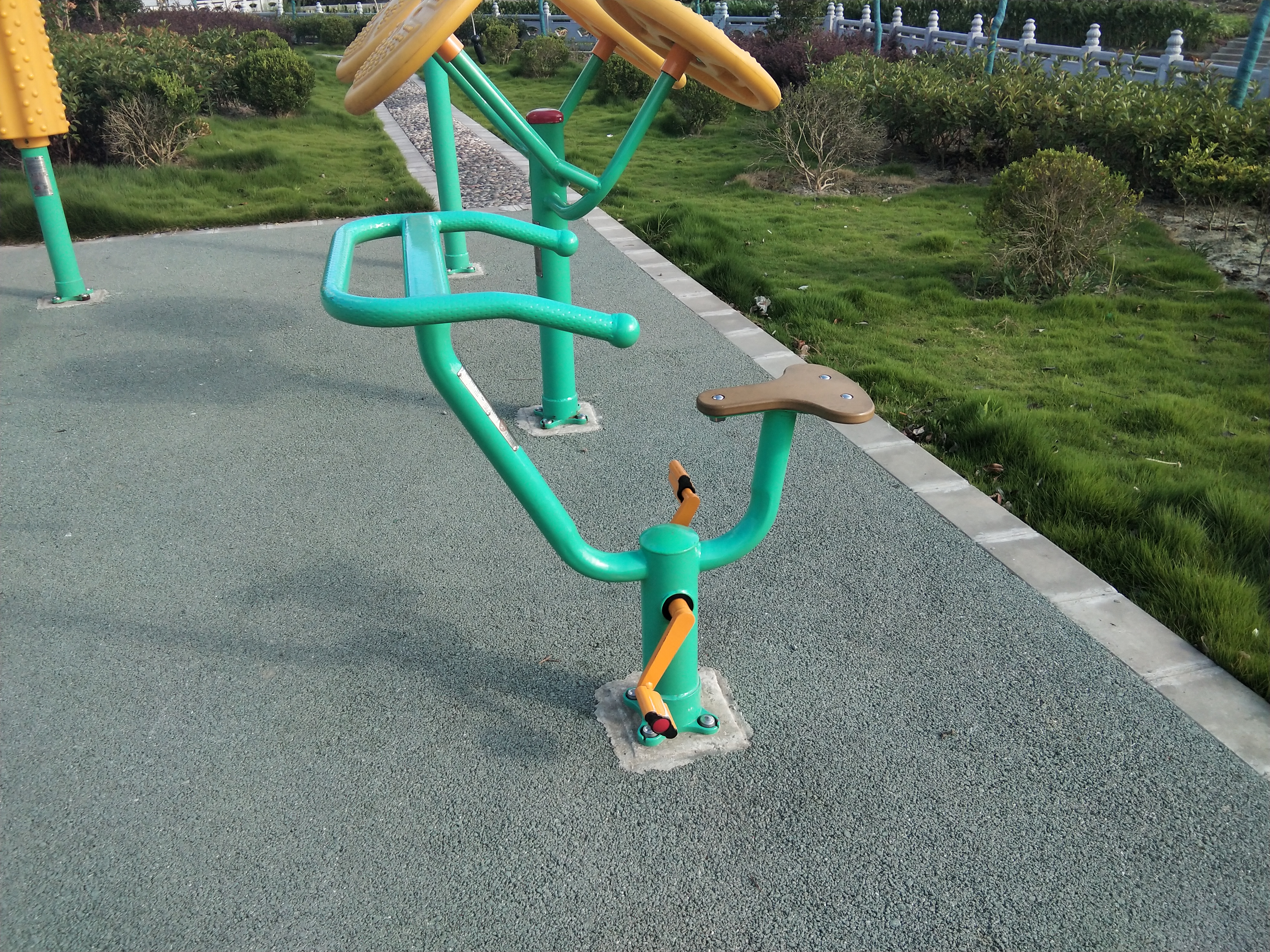 直立健身車