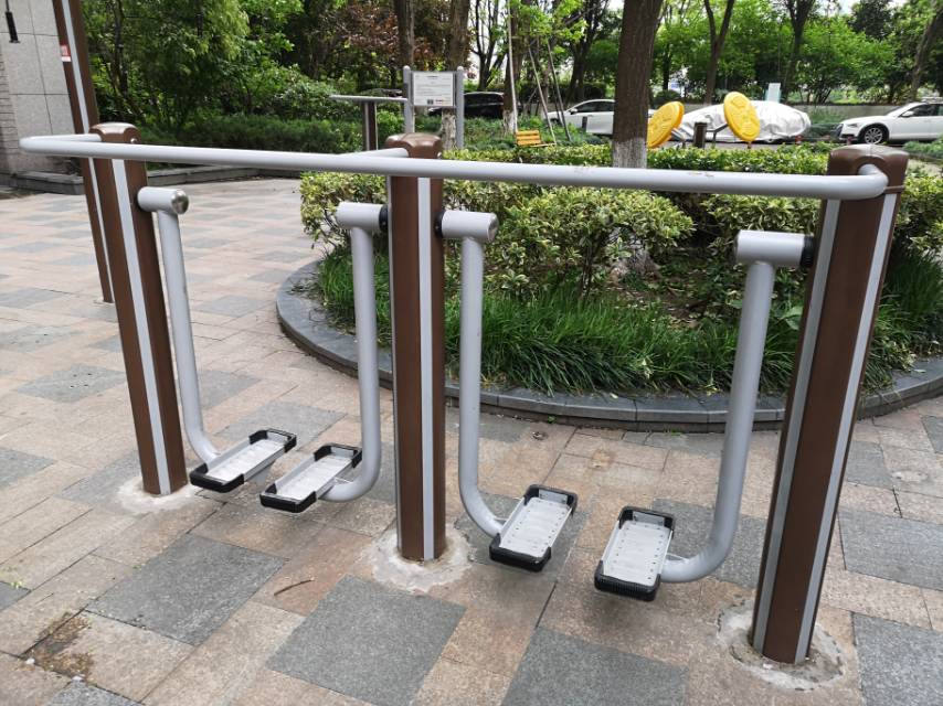 雙位太空漫步機