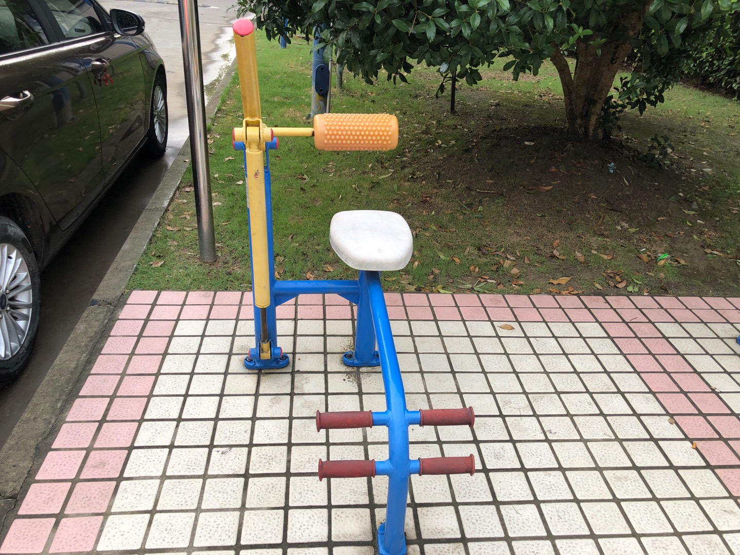 腹背鍛煉器