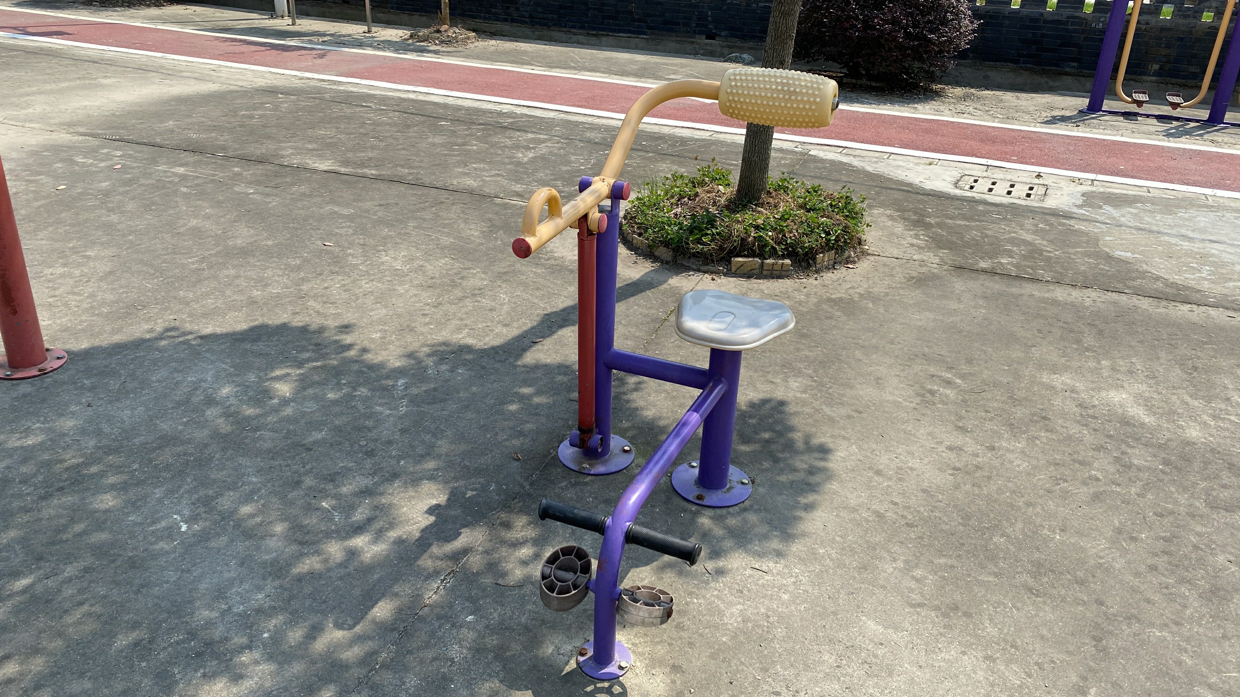 腹背鍛煉器