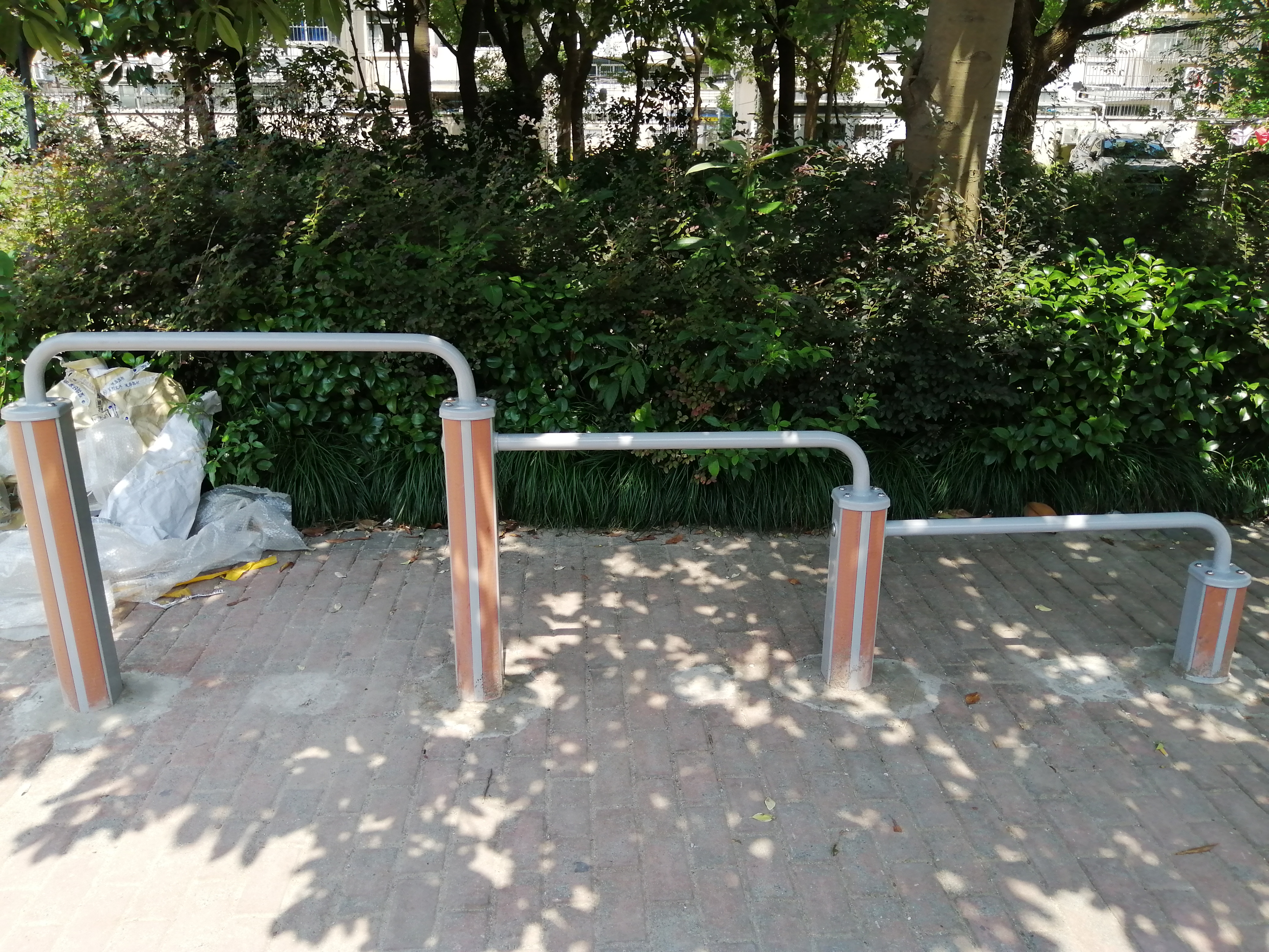 彈震壓腿器