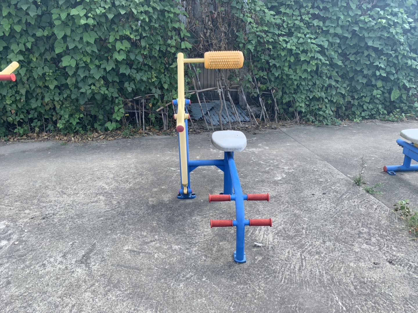 腹背鍛煉器