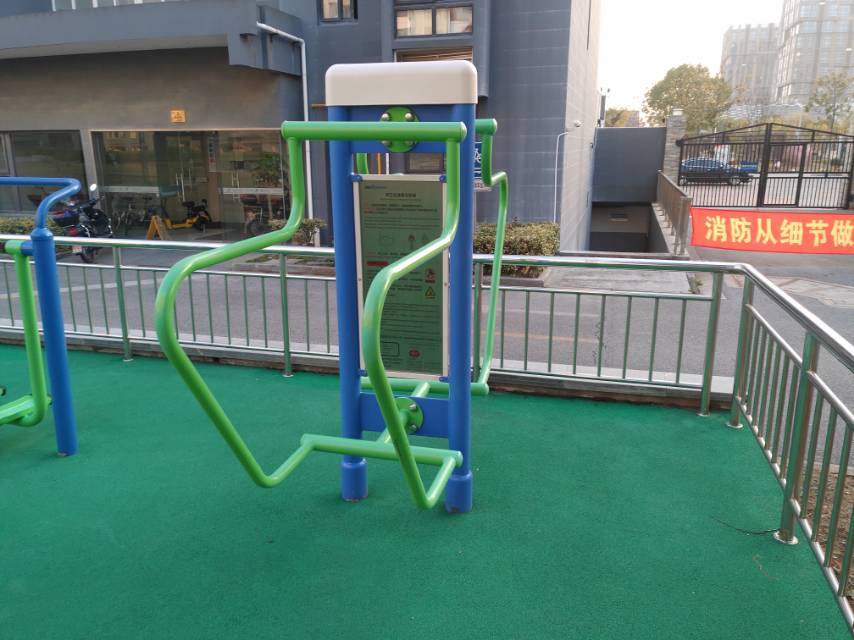 雙立柱曲臂訓練器