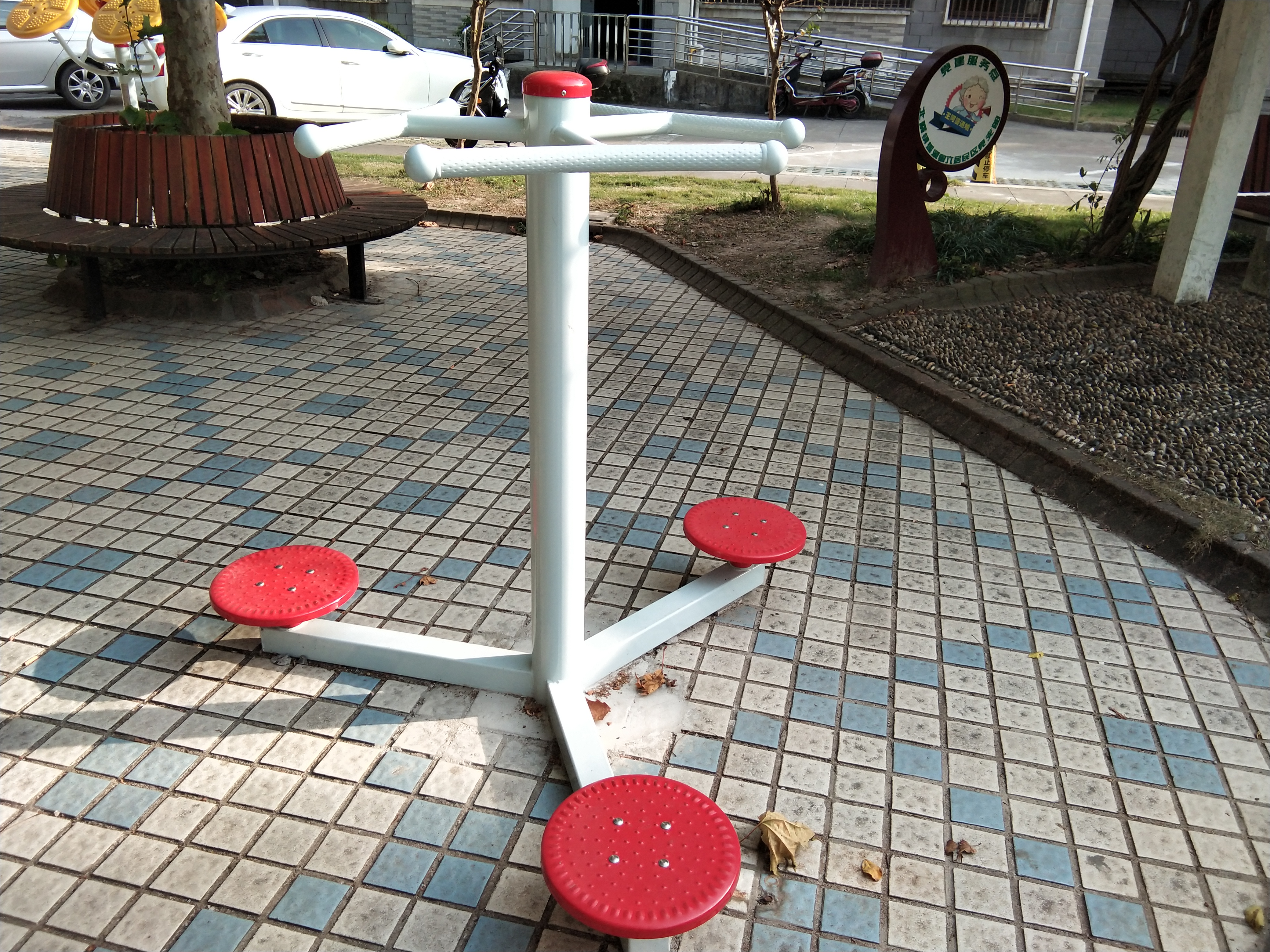 三位扭腰器