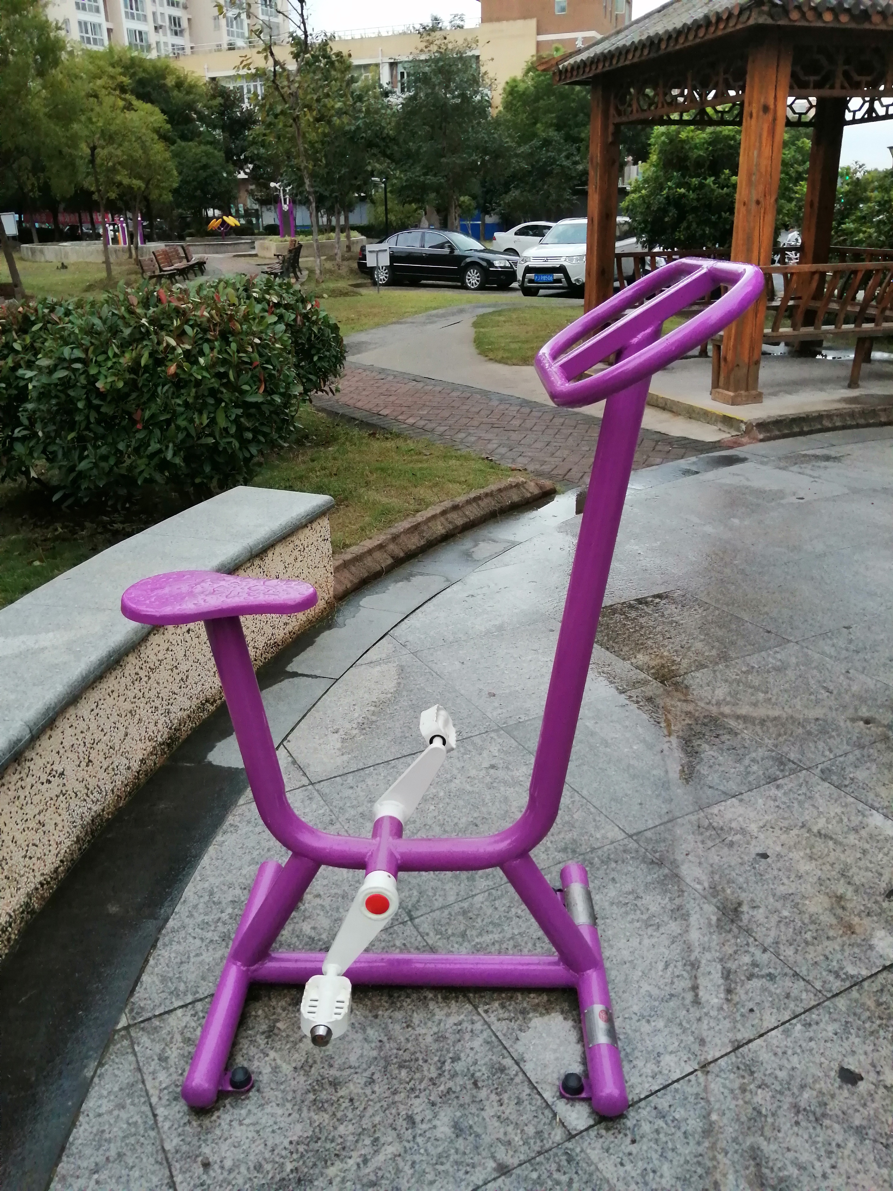 直立健身車