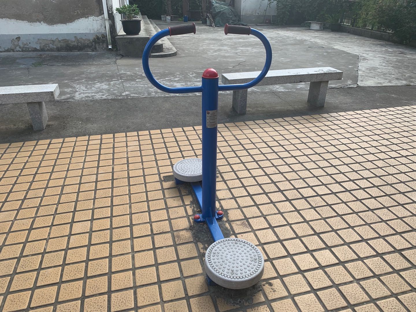 扭腰器
