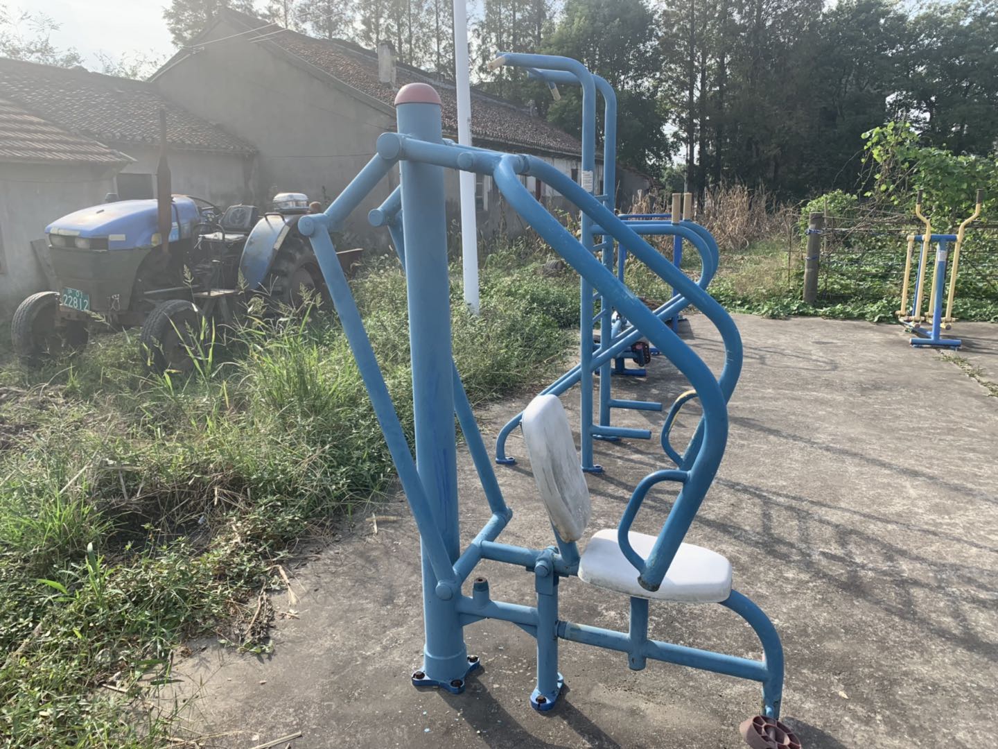 自重拉胸器