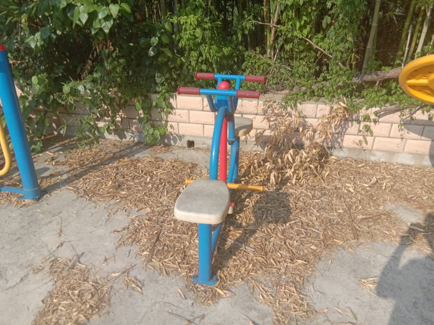 雙人蹬腿器