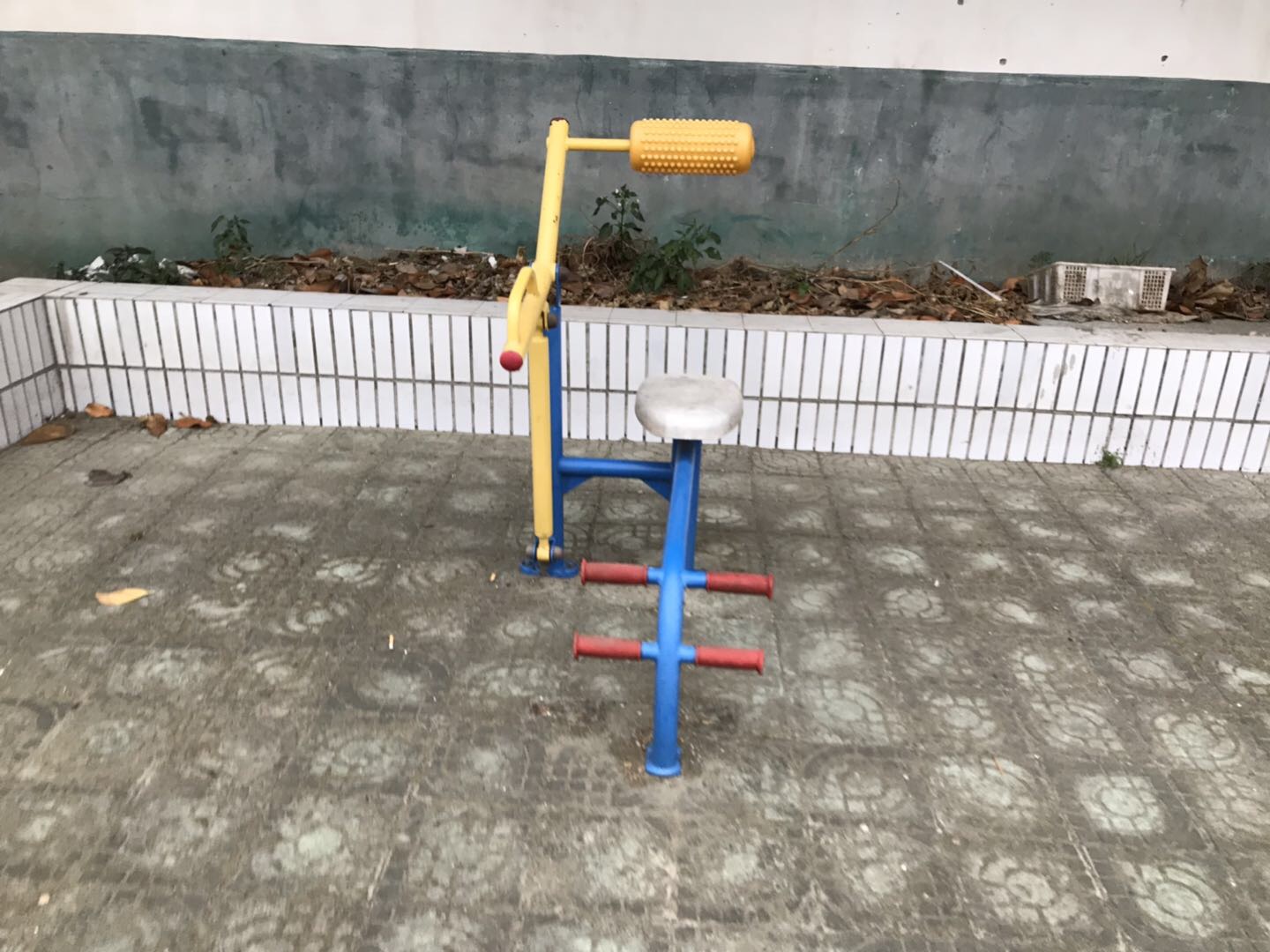 腹背鍛煉器