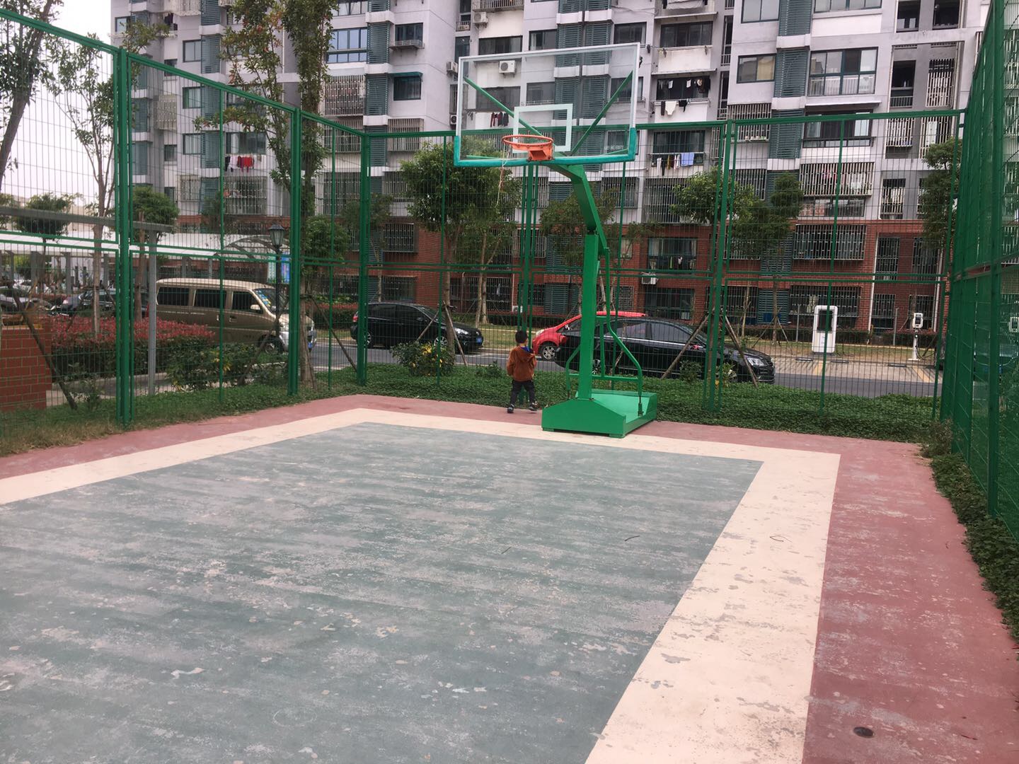 麗港苑籃球場