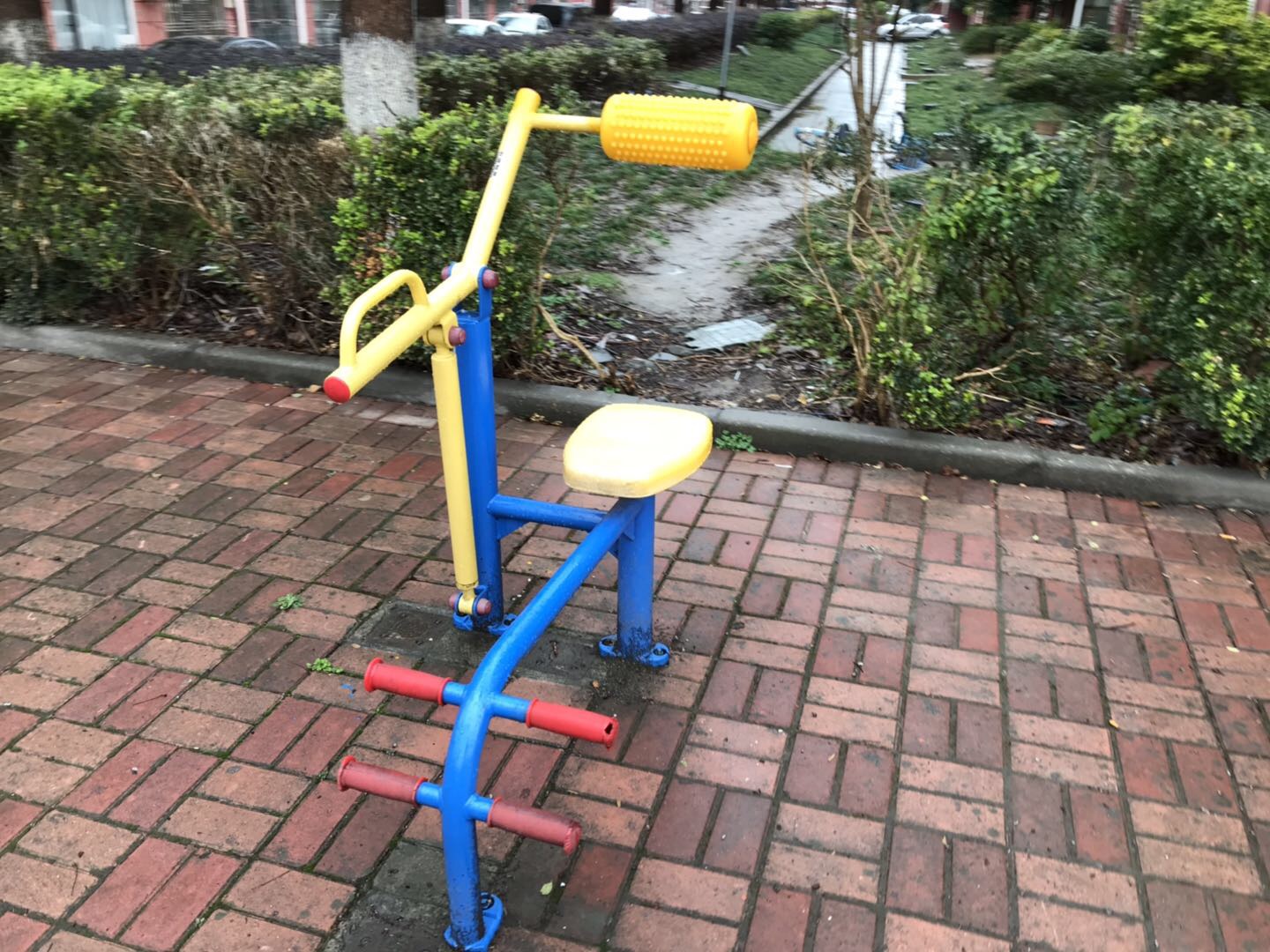 腹背鍛煉器