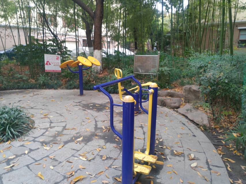 古龍三居居委B健身苑點