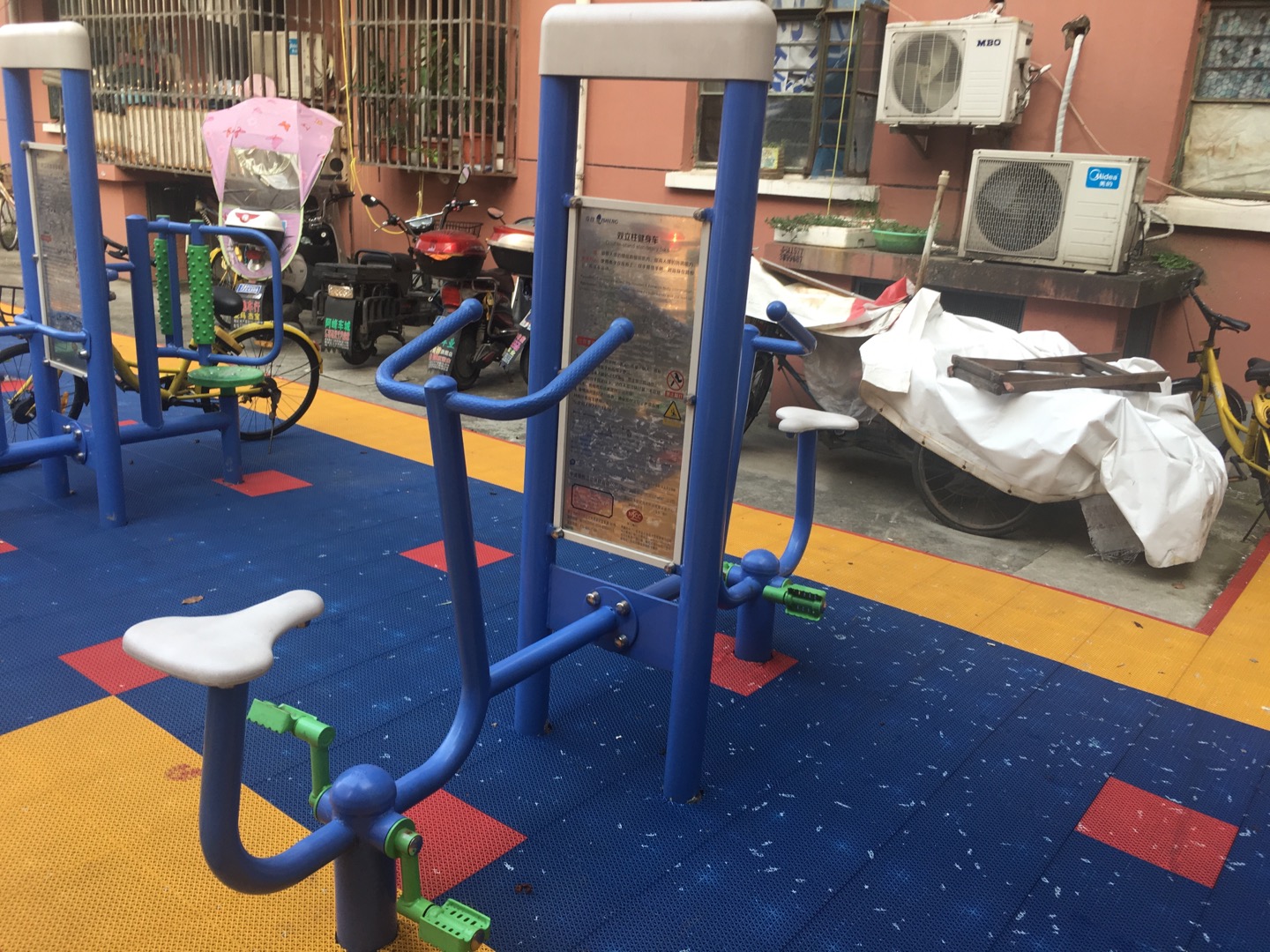 雙立柱健身車