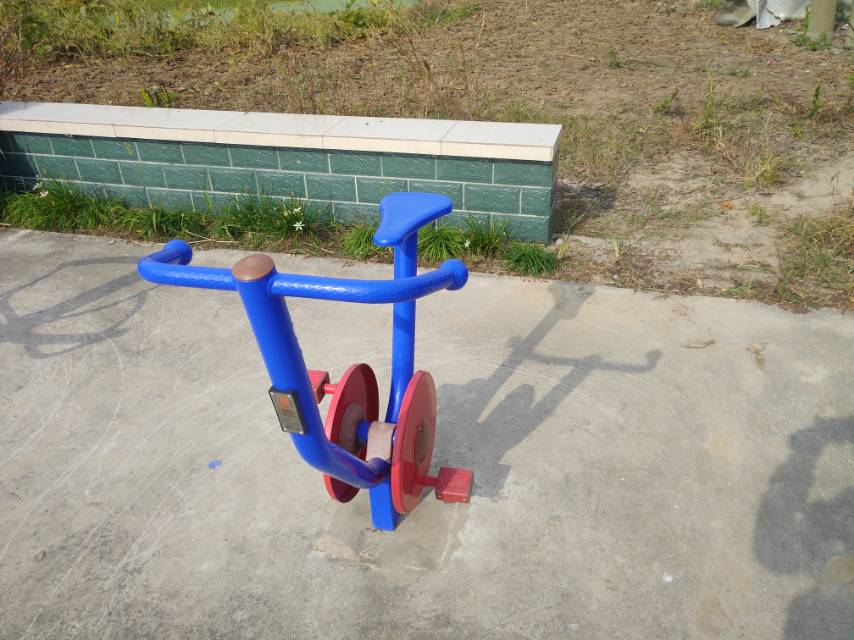 直立健身車