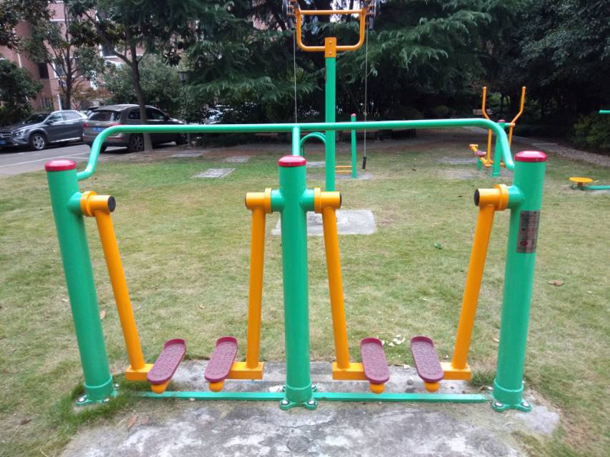 兩聯漫步機