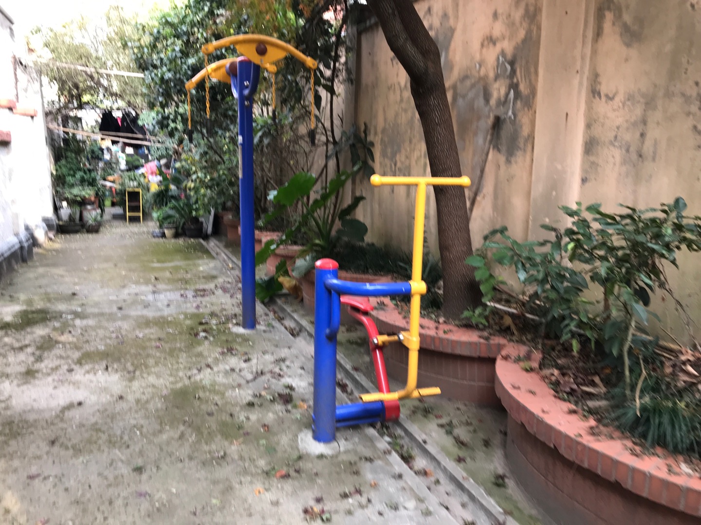 靜安區靜安寺街道三義坊居委健身點（膠州路134弄）