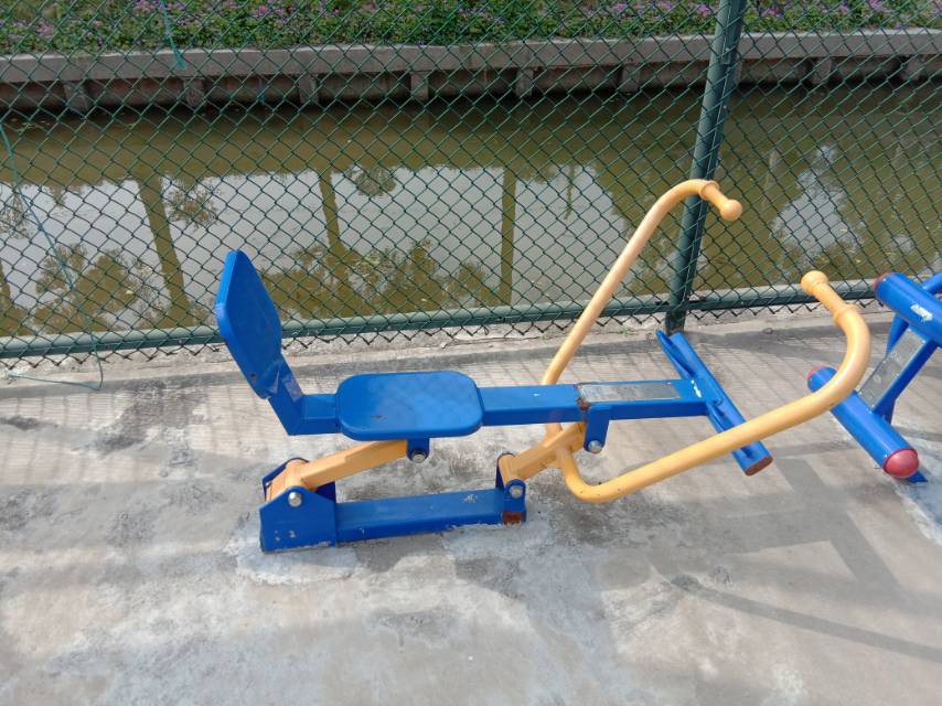 劃船器