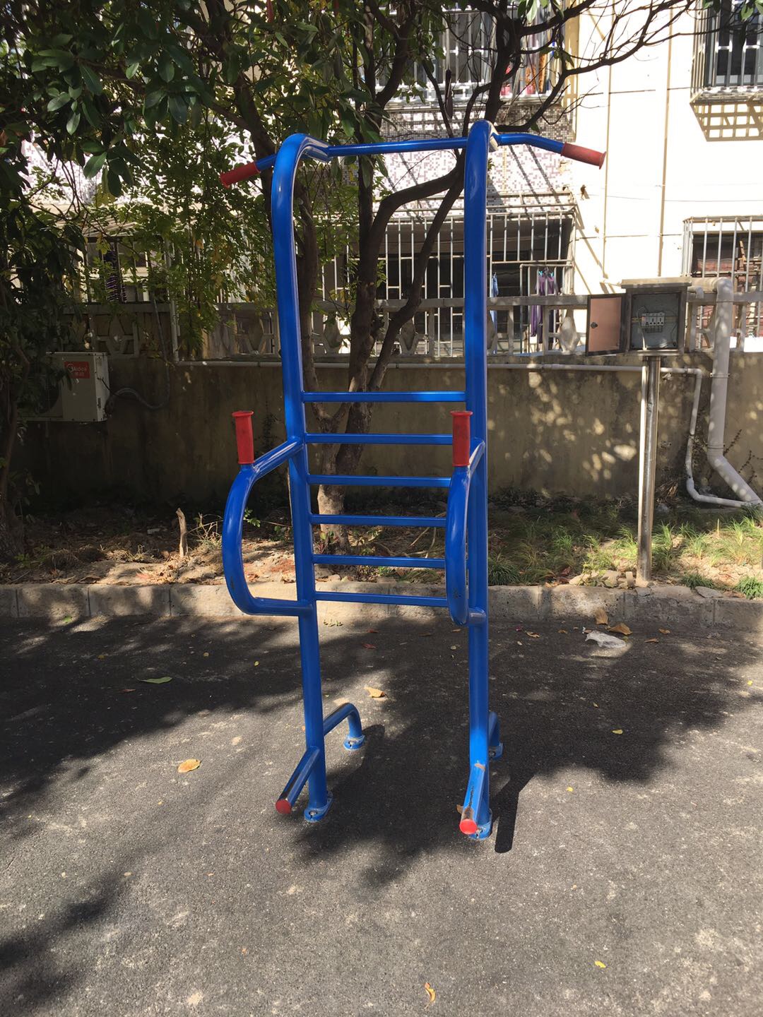 多功能訓練器