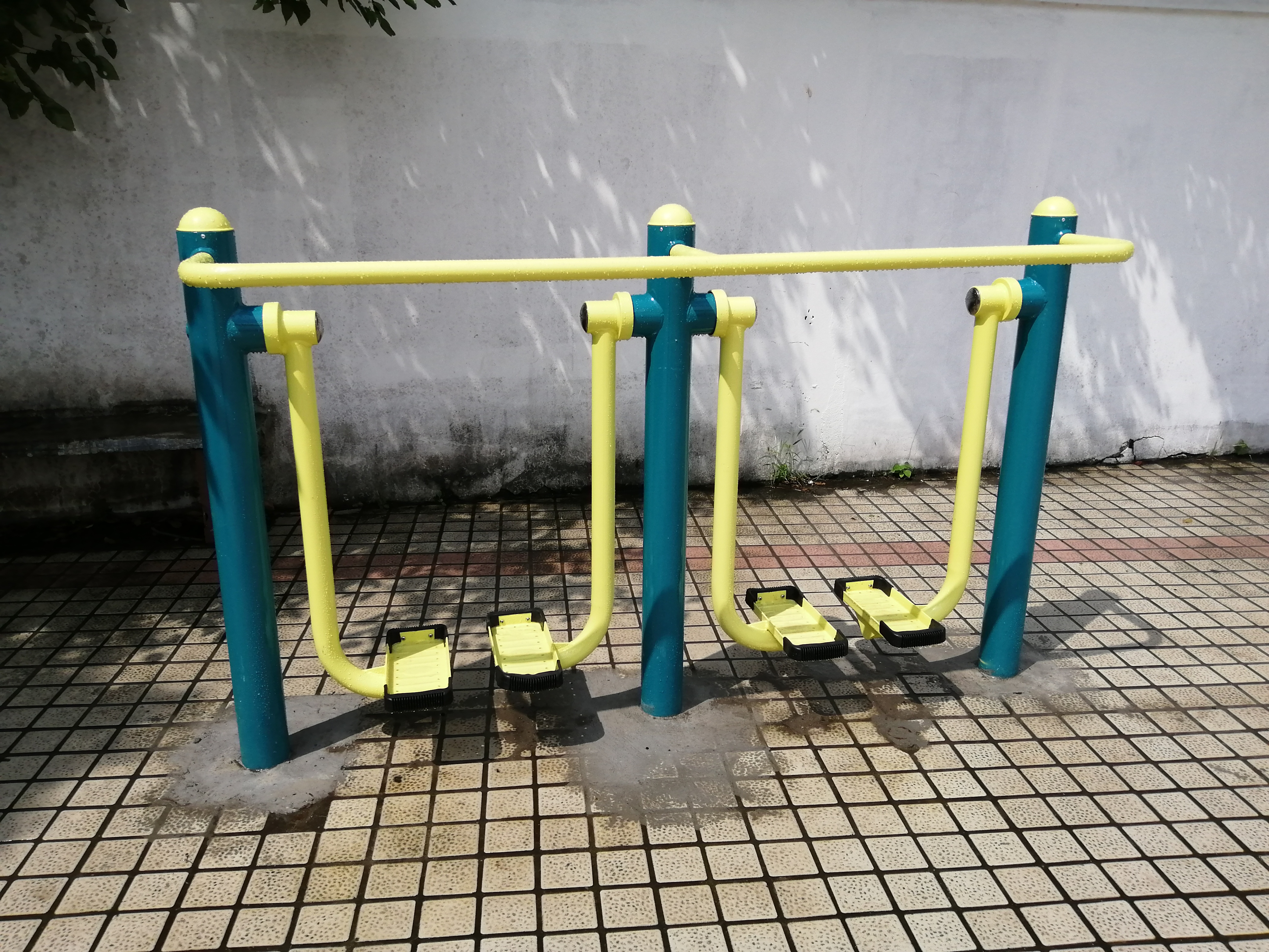 二位智能太空漫步機(jī)