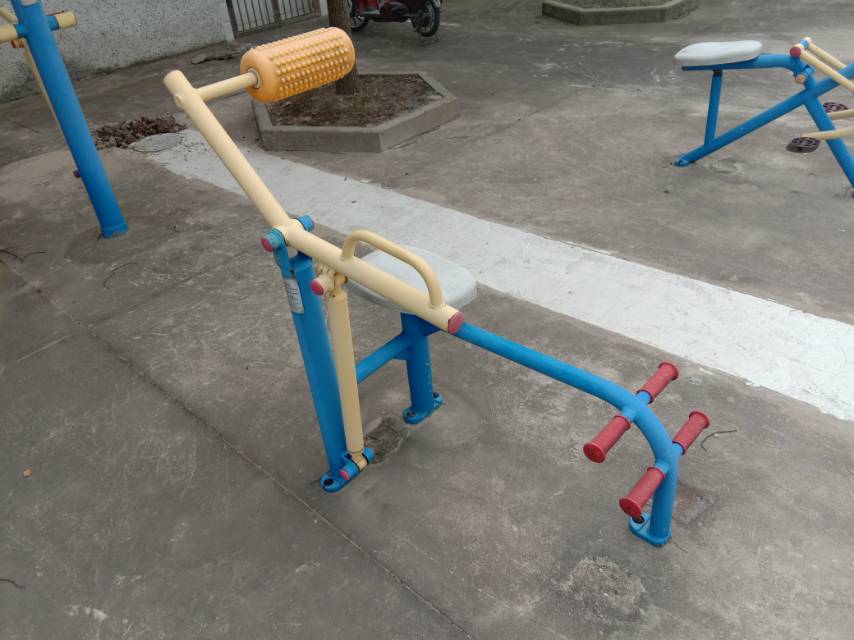 腹背鍛煉器