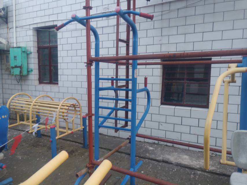 多功能訓練器