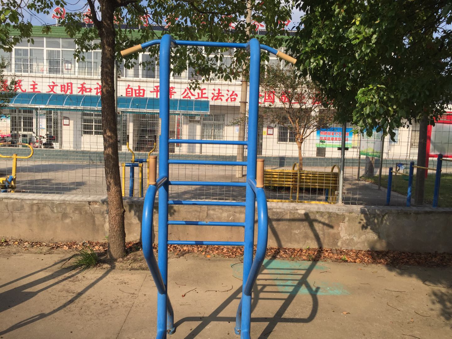 多功能訓練器