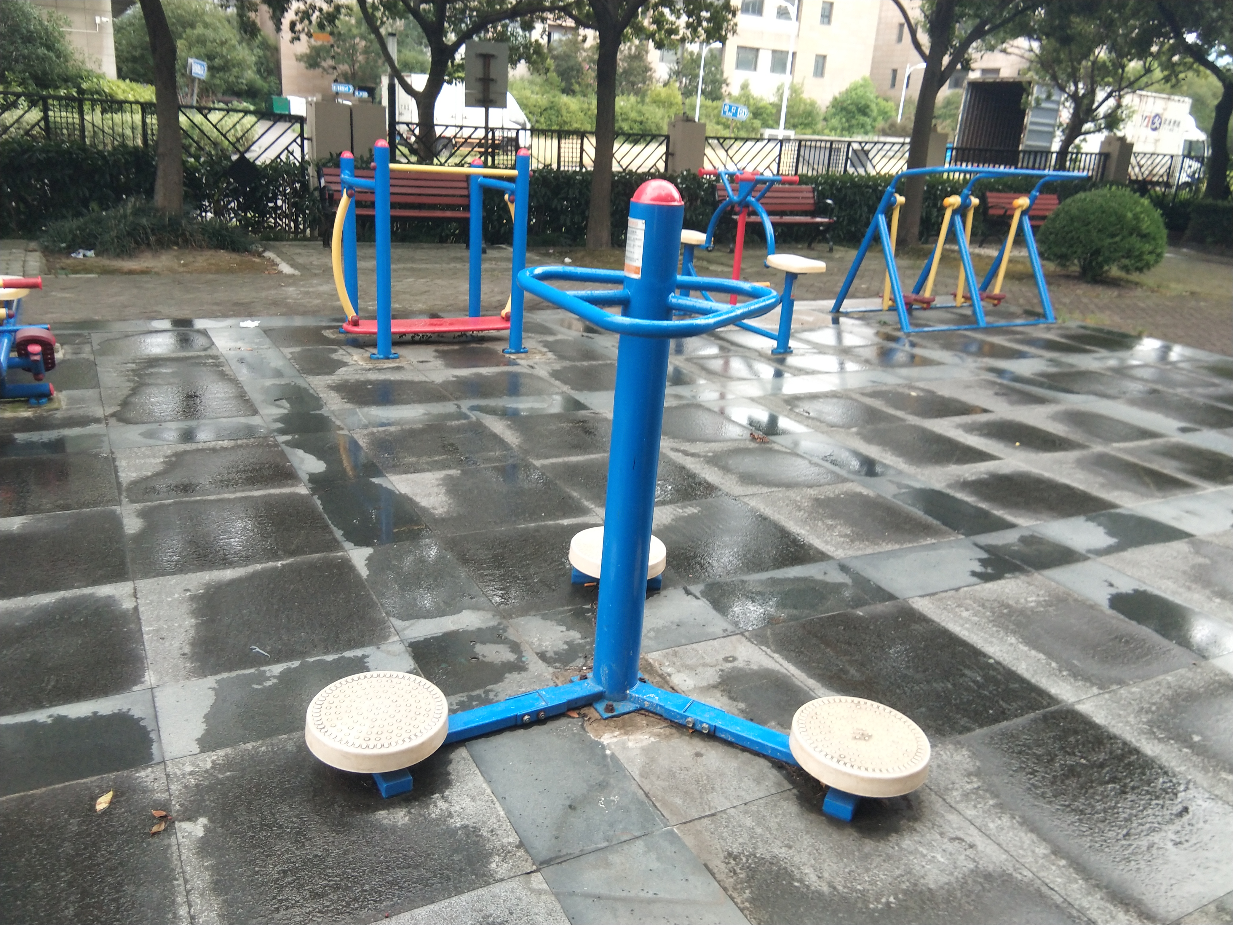 三人扭腰器