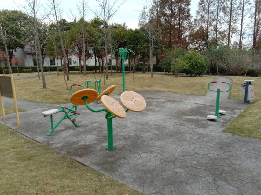 七灶村七隊車站健身點