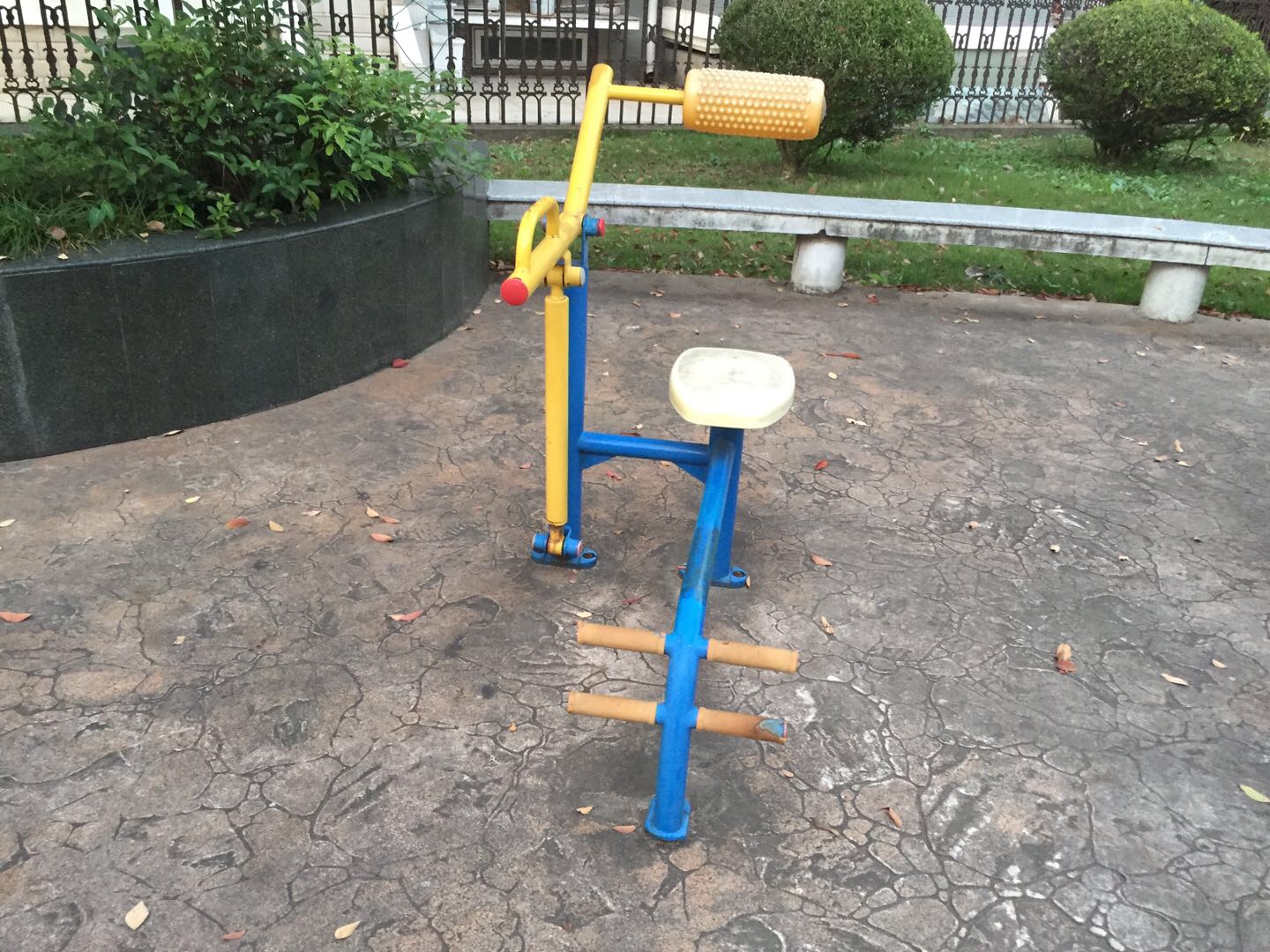 腹背鍛煉器