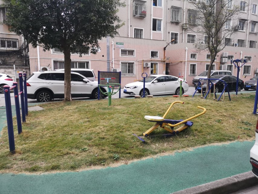 公元社區悻潼公寓健身點