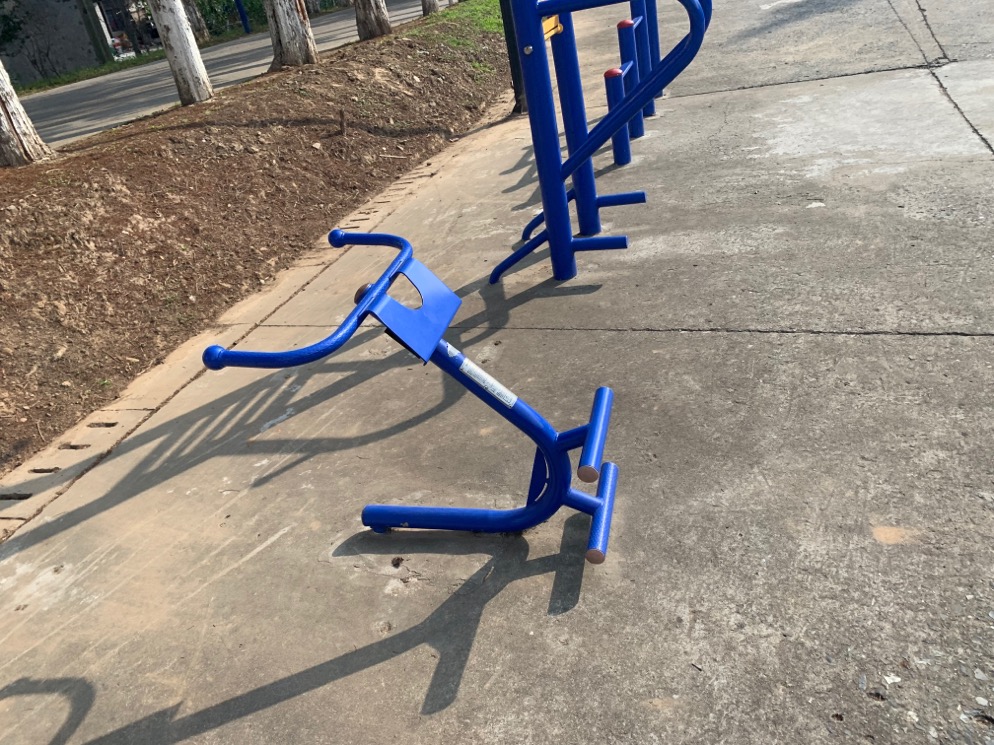 直立健身車