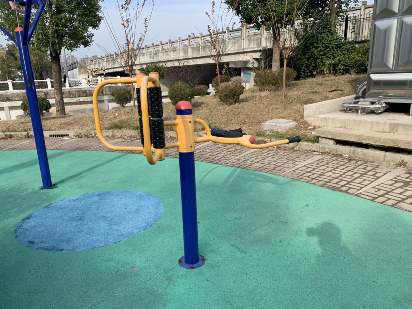 腰背按摩器