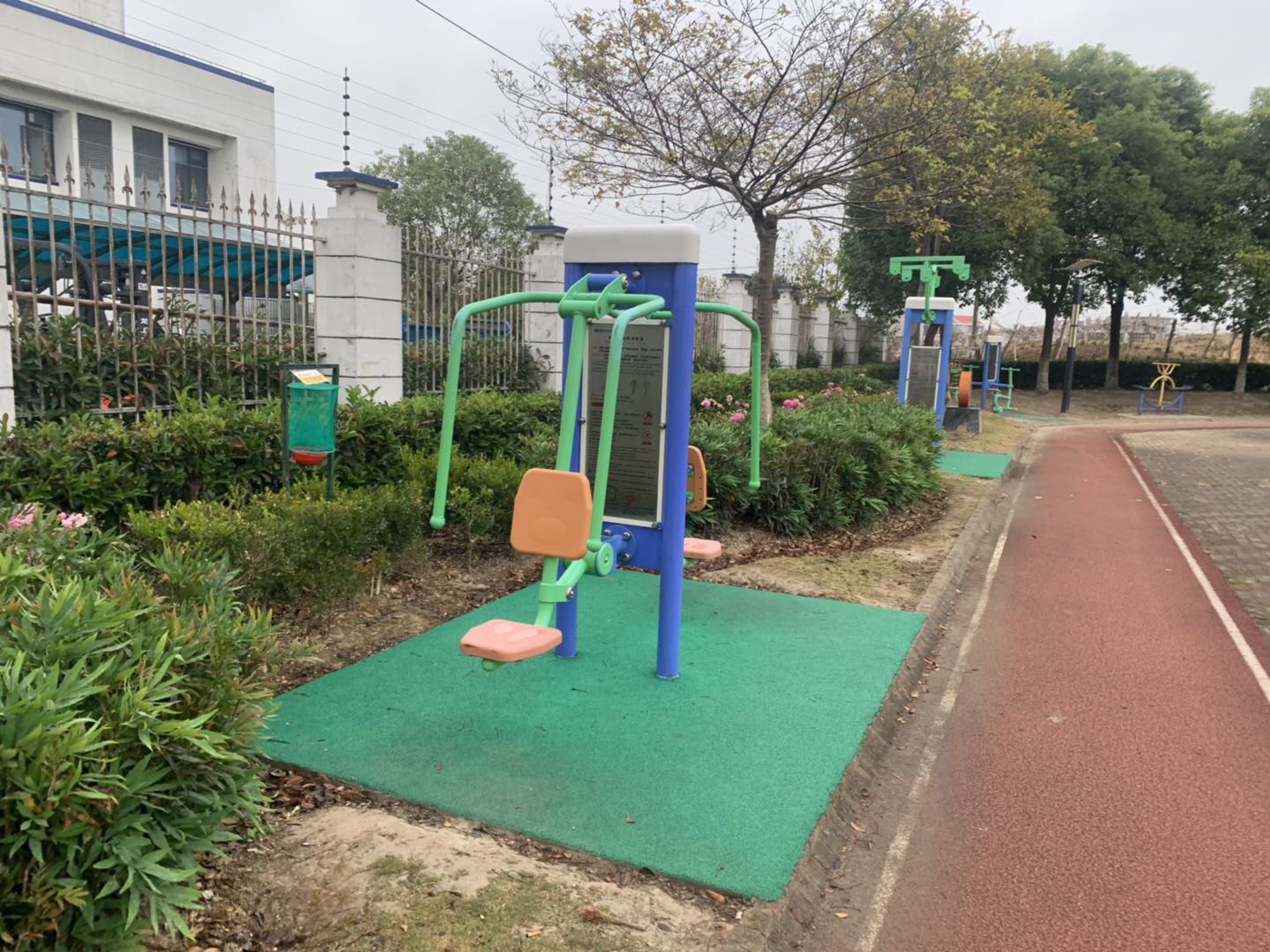雙立柱前推訓練器