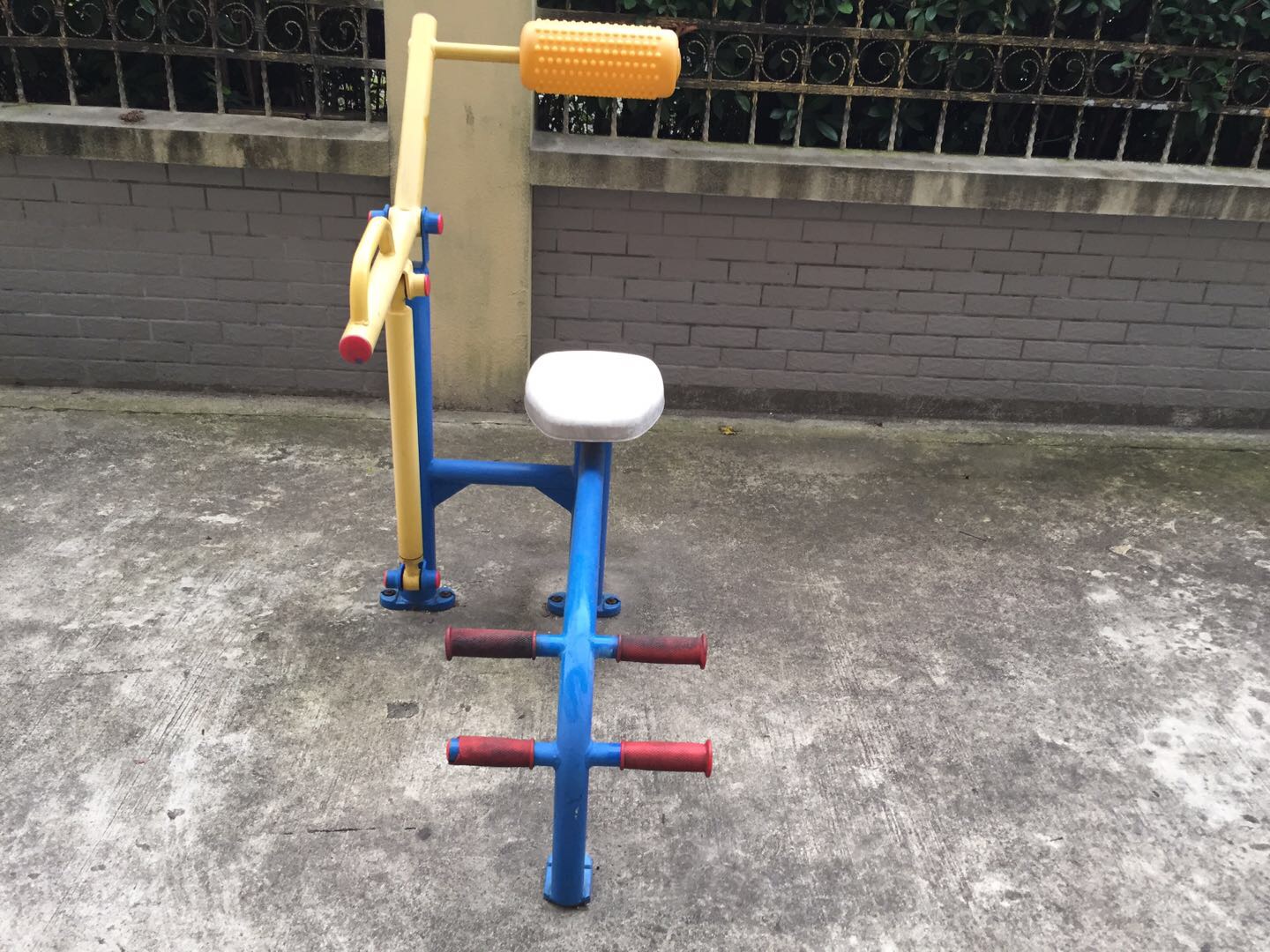 腹背鍛煉器