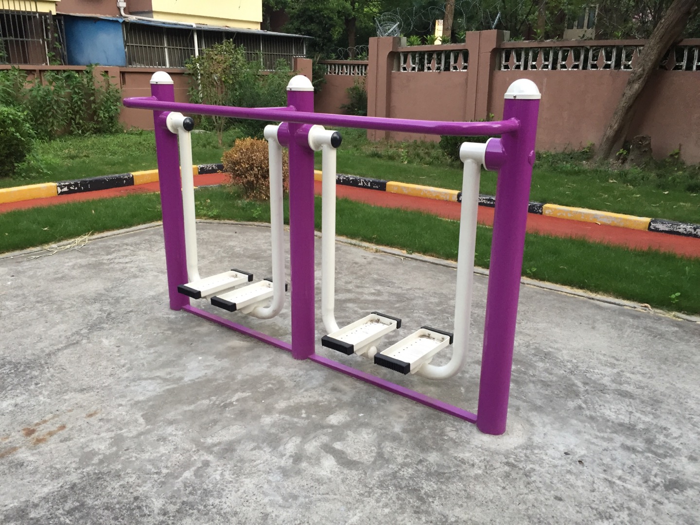雙位漫步機