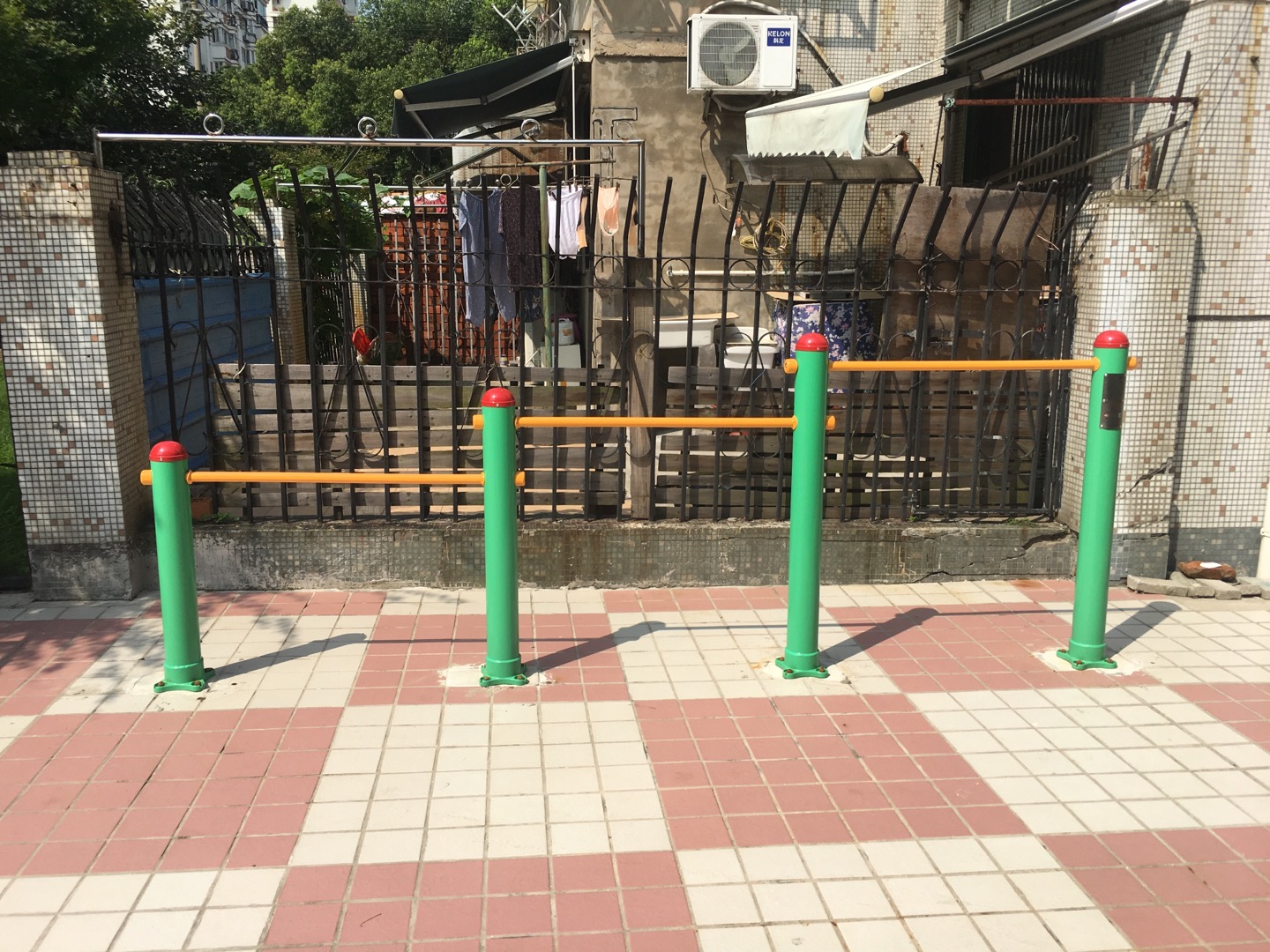 多聯壓腿架
