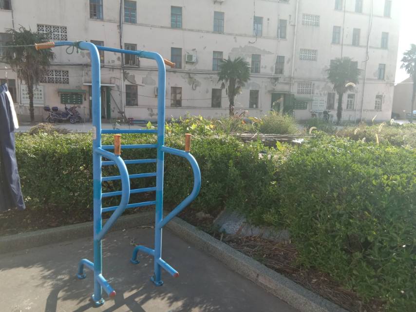 多功能訓練器