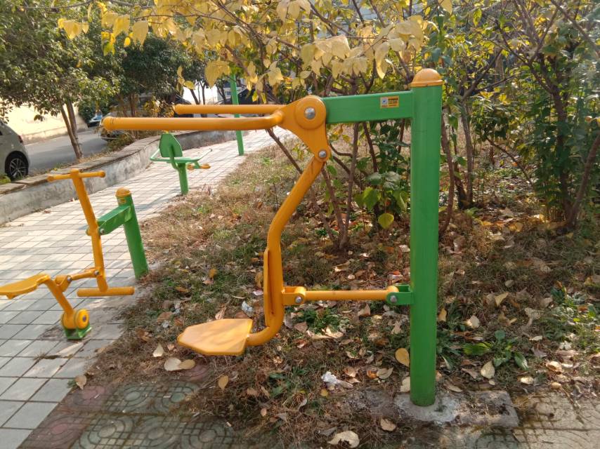 坐拉練習器