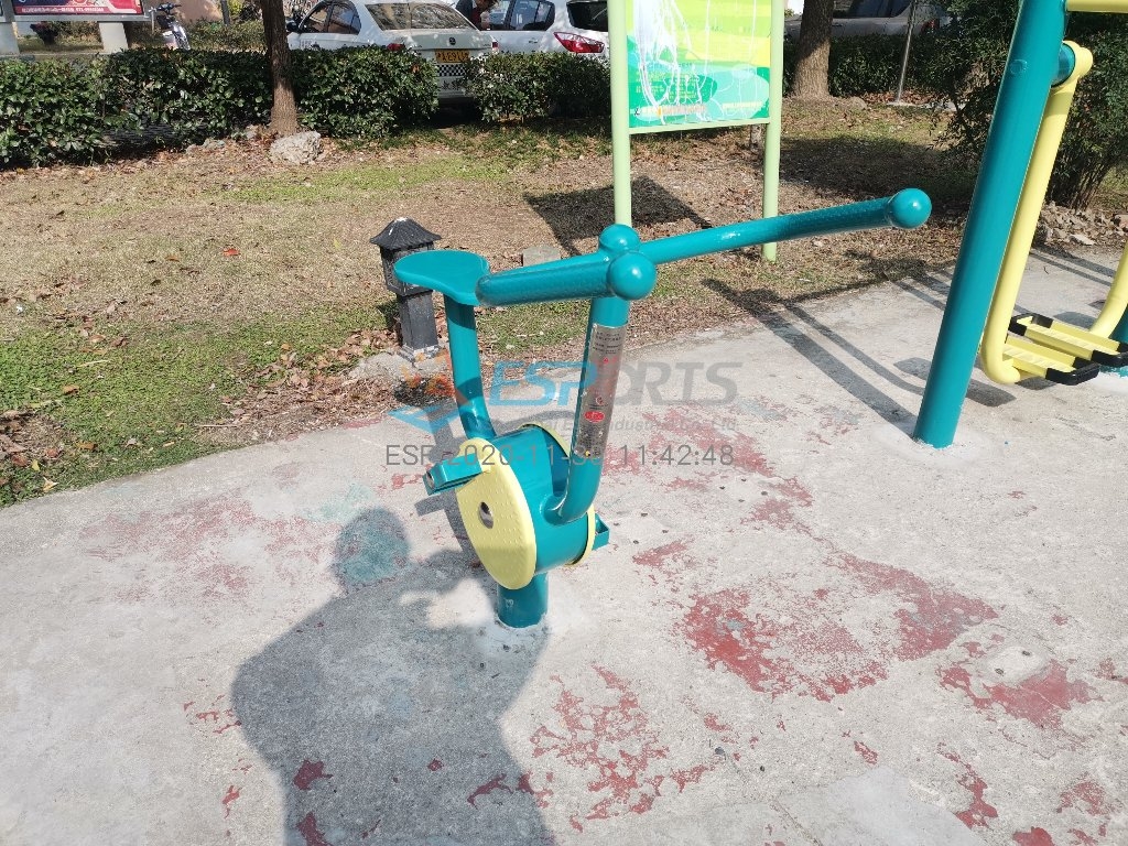 臥式健身車