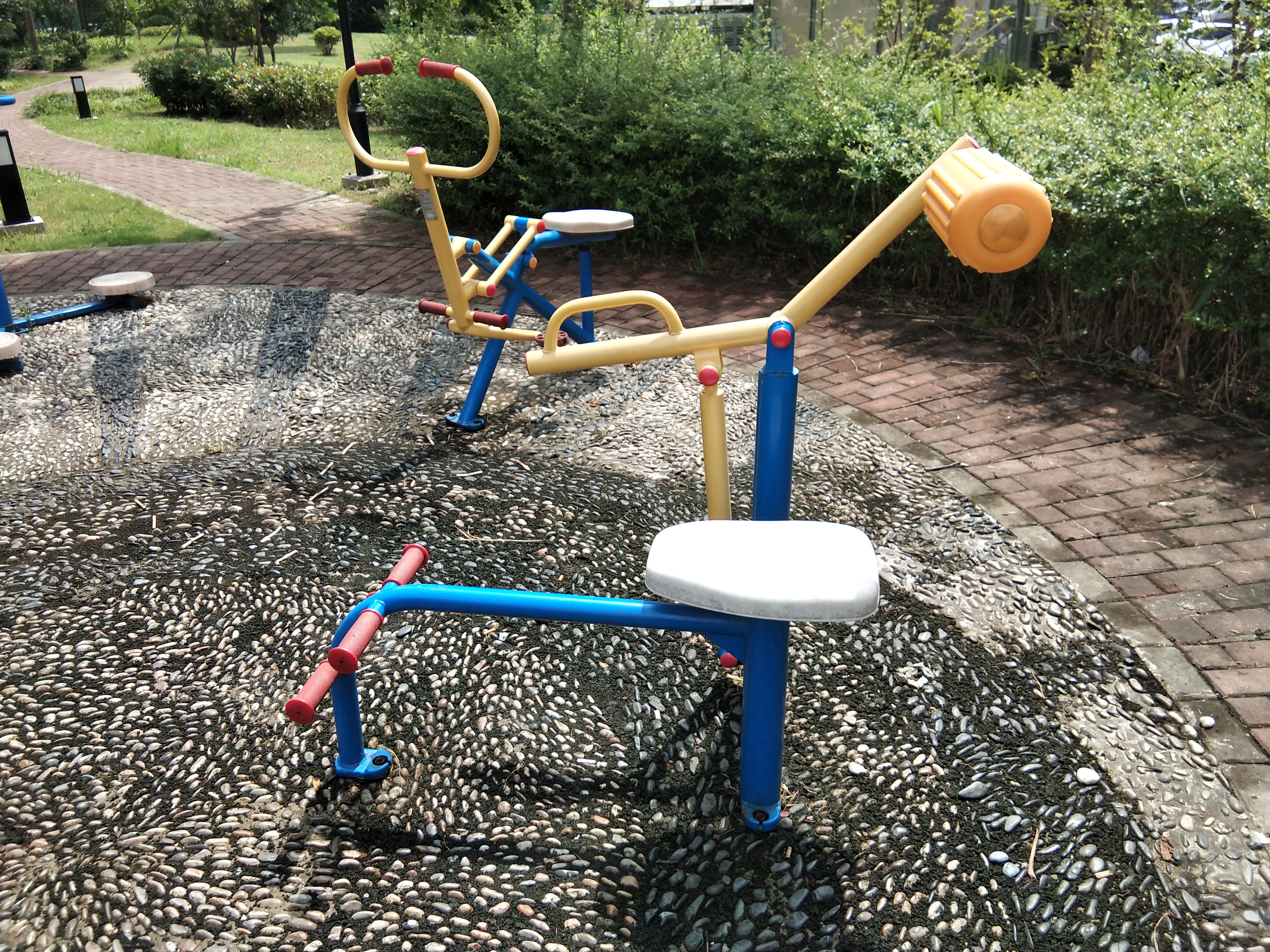 腹背鍛煉器