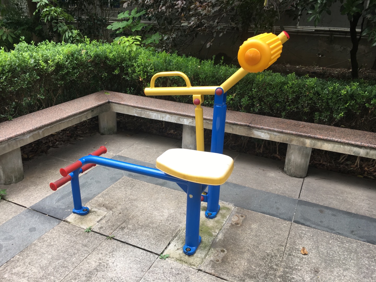 腹背鍛煉器
