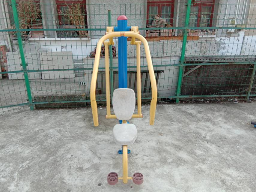 自重推胸器