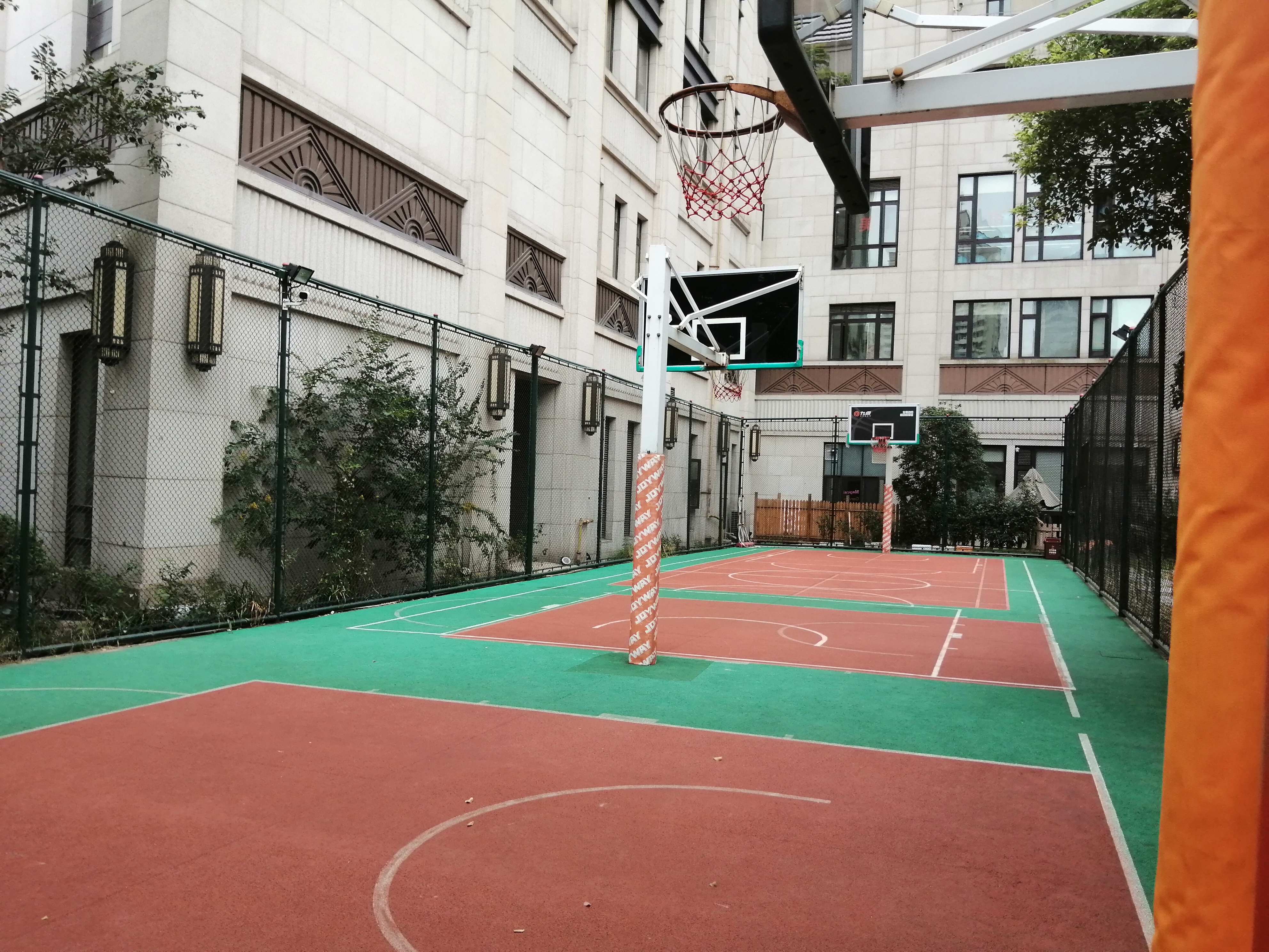 露香園路人民路市民球場（籃球）
