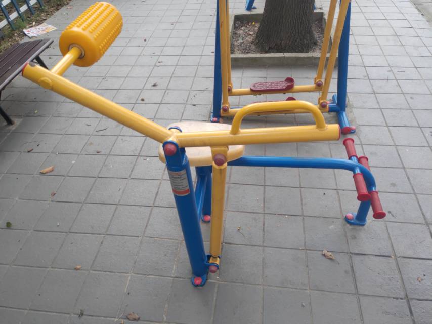 腹背鍛煉器