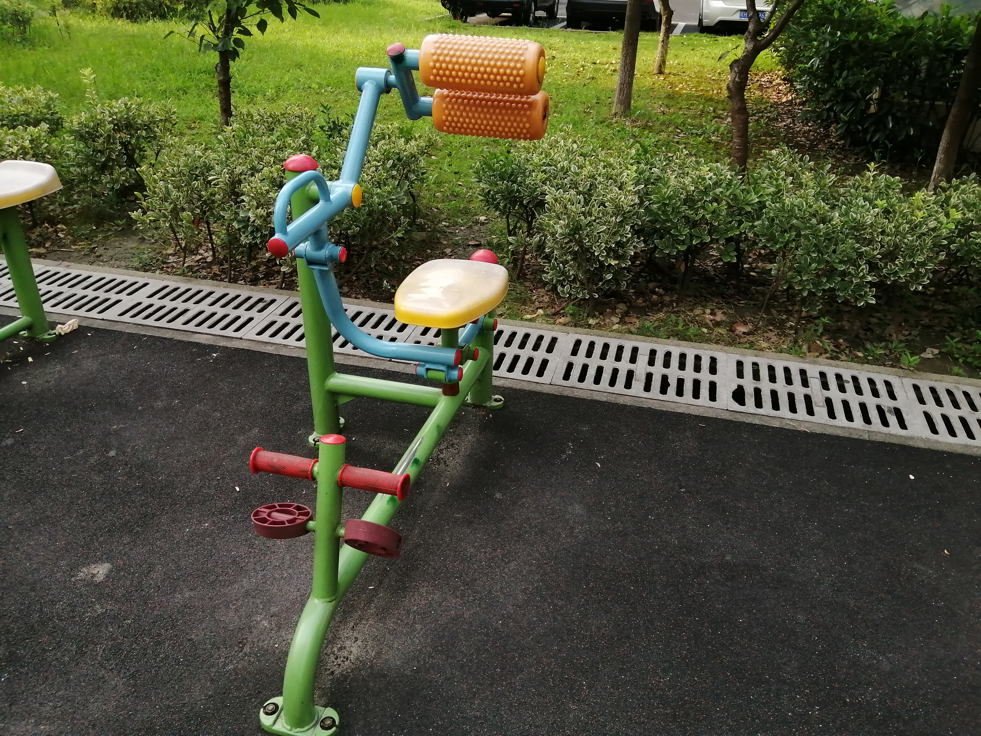 腹背鍛煉器