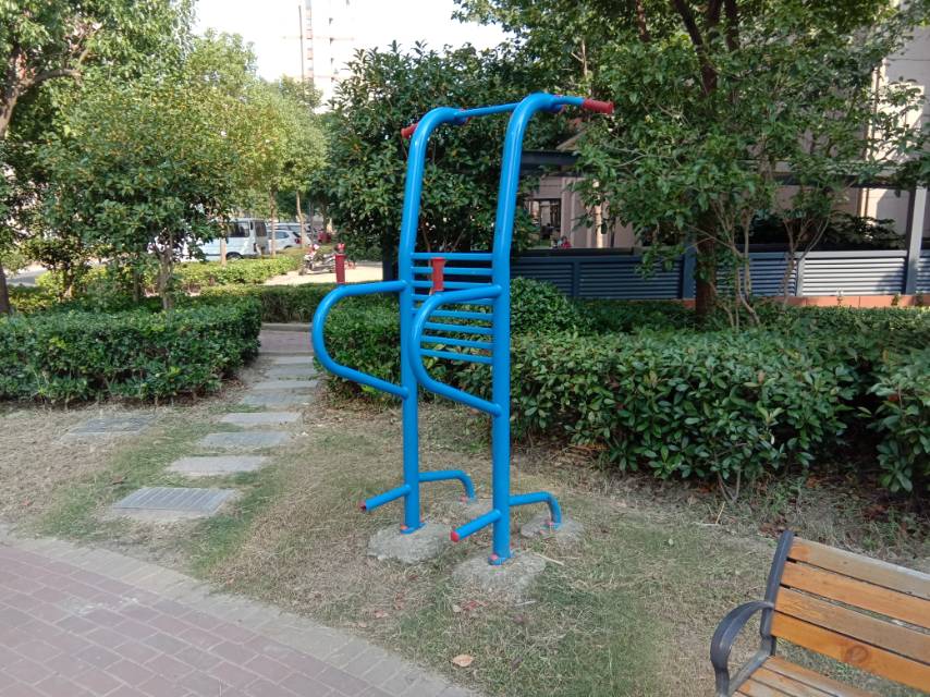 多功能訓練器